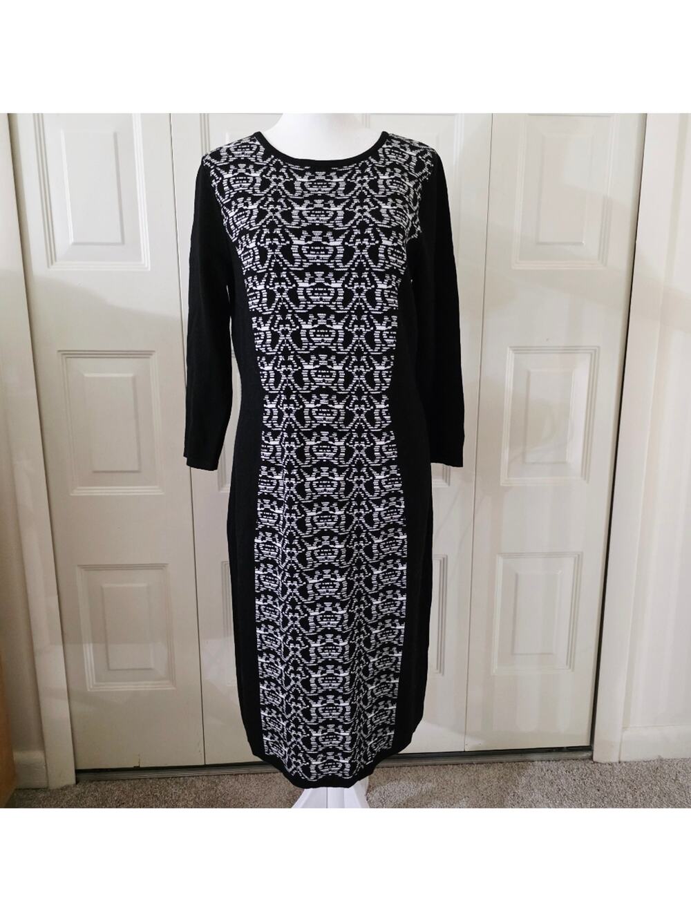 Nine West black and white sweater long midi body con dress M